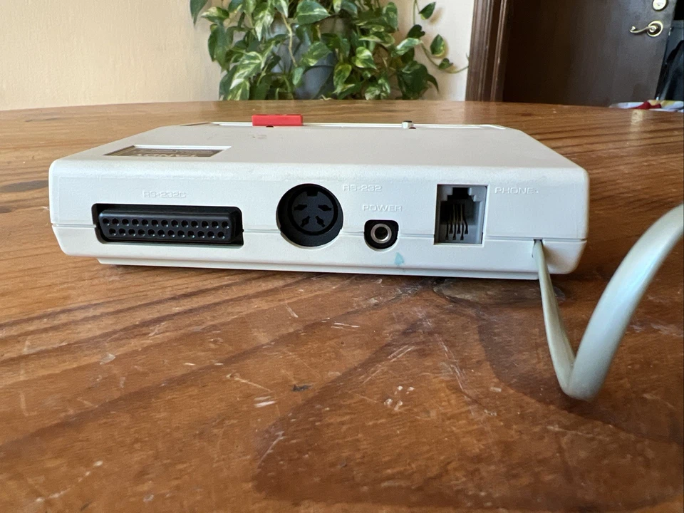 Módem Tandy Direct Connect DCM-3 Foto 2 de 4