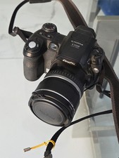 Vintage Fuji FinePix S5500 4MP 18x Optical Zoom Digital Camera