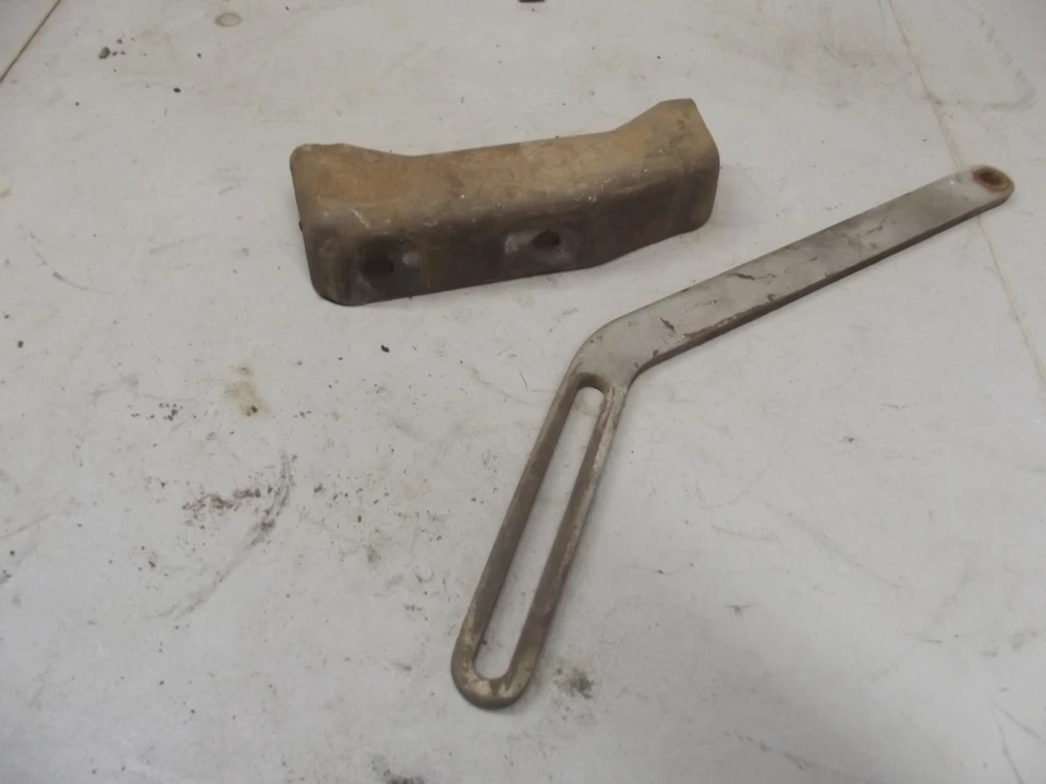 Chrysler New Yorker Deluxe 331 1954 hemi soporte de montaje de generador Foto 4 de 4