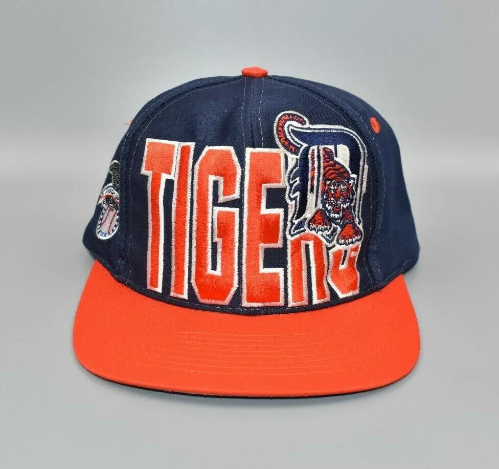 Detroit Tigers MLB Logo 7 Vintage 90's Big Logo Spell Out