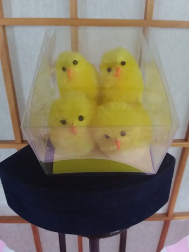 Tre scatole di sfocato piccola Pasqua decorazione pulcini cesto rosa giallo nuovo con scatola - Foto 2 di 7