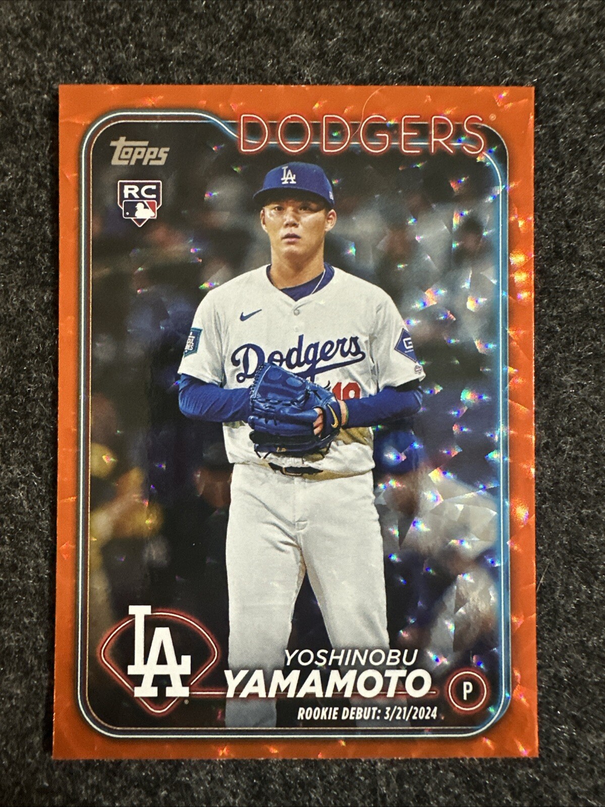 2024 Topps Update Yoshinobu Yamamoto Orange Crackle /299 RD #US149