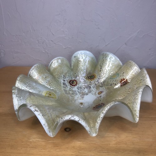 MCM Murano Ruffled SNOW WHITE Cased SILVER FLECKED Glass Millefiori 9.5" Bowl - Picture 3 of 9