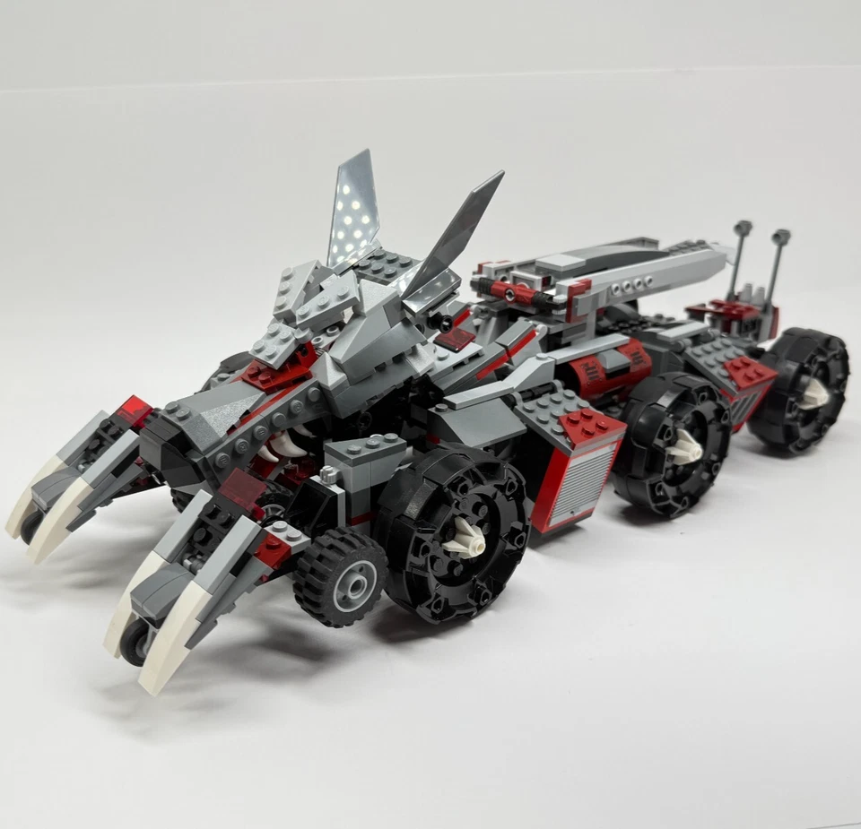 LEGO Legends of Chima Series Set #70009 WORRIZ' COMBAT LAIR - No Minifigures - Image 2 of 4