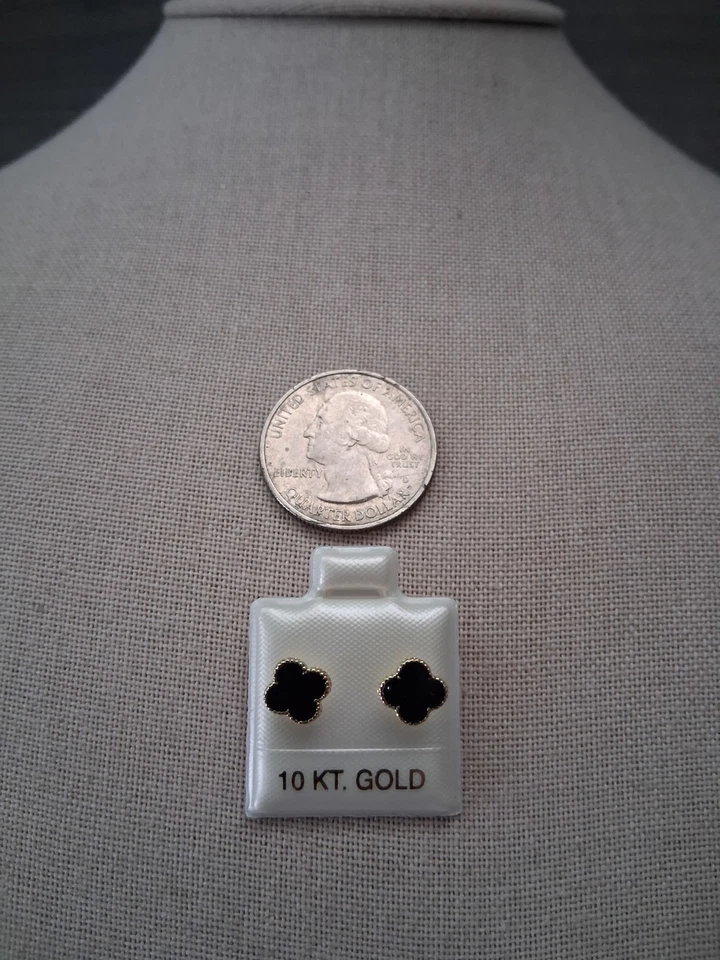 Aretes Broquel flor de 10K / 10k Studs Earrings flor style. color negro. - Image 4 of 4