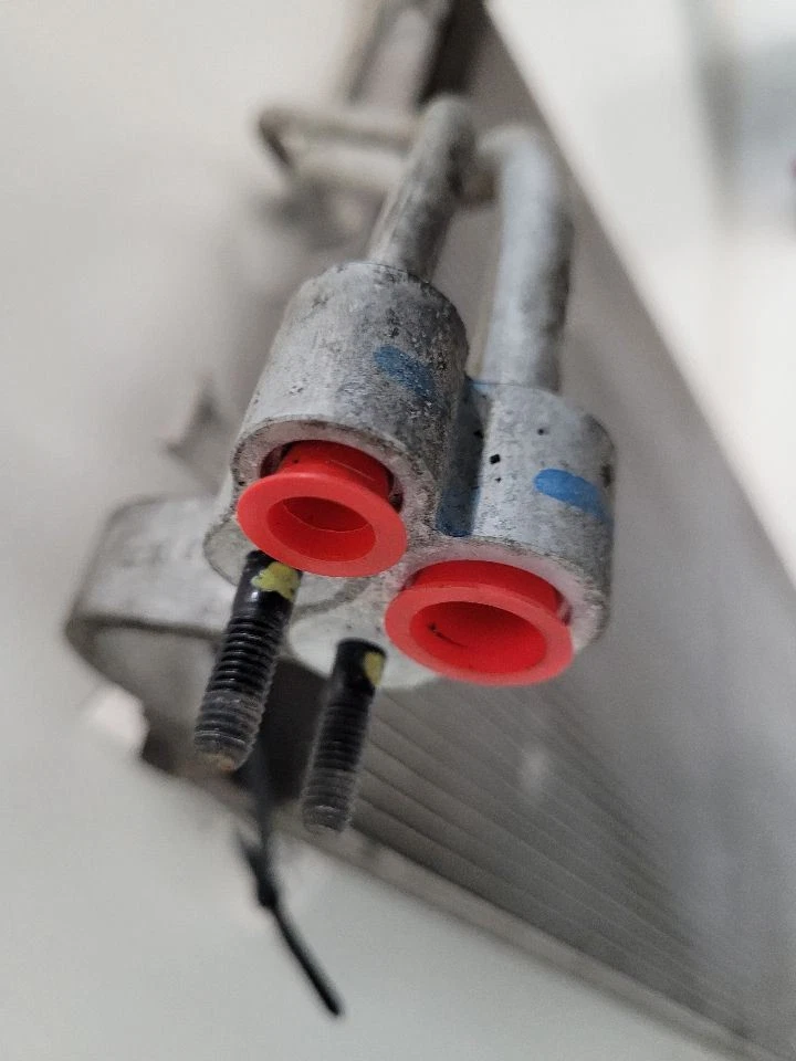 Condensador de aire acondicionado Hyundai Azera 2012 13 2014 976063R000 Foto 3 de 4