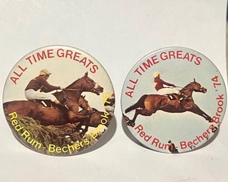 2X VINTAGE HORSE RACING RACES RED RUM BECHERS BROOK 1974 1976 LAPEL BADGES TIN