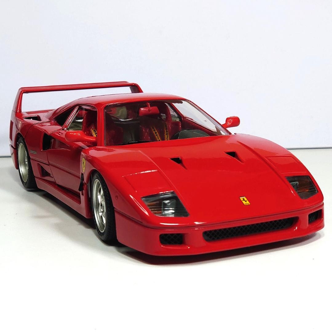 bburago　フェラーリ　F40　1/18　ゴールドコレクション Bburago Ferrari F40 1/18 Model Car Gold Collection Diecast