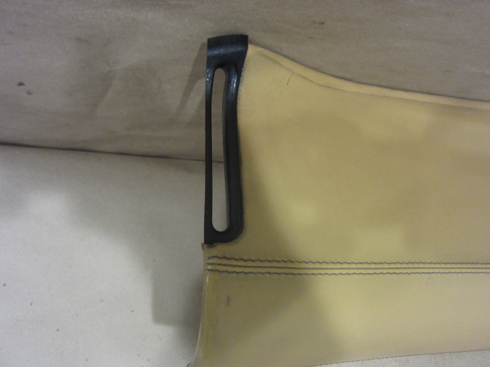 Ferrari 430 - RH Central Pillar Cover / Beige - P/N 68913705