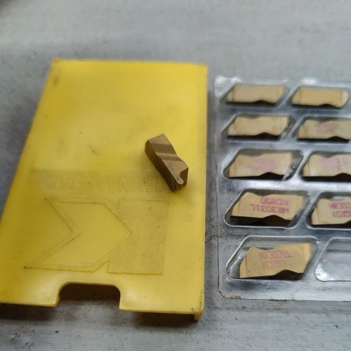 Kennametal 8 PCS NR3031R KC850 Carbide Threading Inserts - Picture 5 of 11