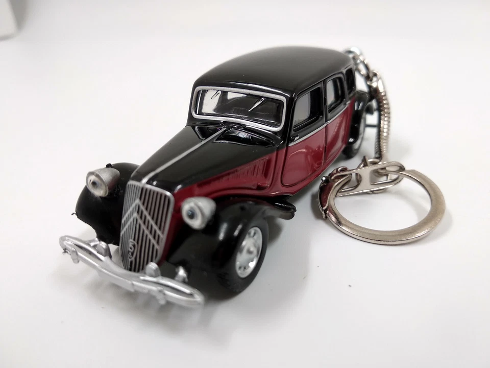 Porte clé Citroën Traction 1939 rouge et noir en métal idée cadeau sympa,neuf - Photo 3/3