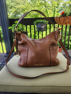 Michael Kors B6206 Womens Tan Aria Large Shoulder Bag 14 inch X 11 inch X  in