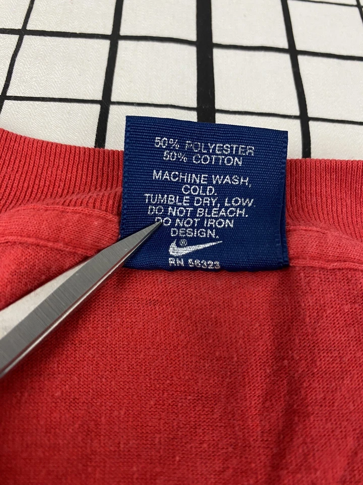 vintage 80s NIKE LOGO SWOOSH T SHIRT L BLUE TAG RED USA MADE RARE SINGLE STITCH - Image 4 of 4