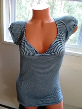 TWENTY ONE  ~sz SMALL SHORT SLEEVED STRIPED TOP 