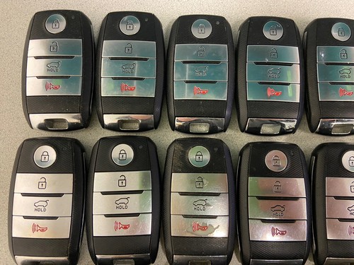 LOT 34 KIA KEY FOB FCC ID SY5XMFNA433 REMOTE LOT SY5JFFGE04 TQ8-FOB-4F06 OEM - Picture 2 of 13