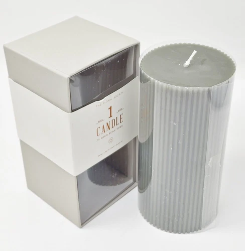 The Floral Society Pillar Candle - Thumbnail 2