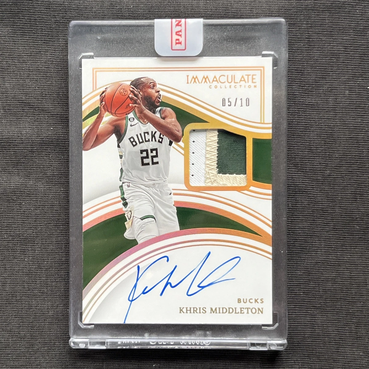 Panini Khris Middleton Basketball Autographed Sports Trading Cards