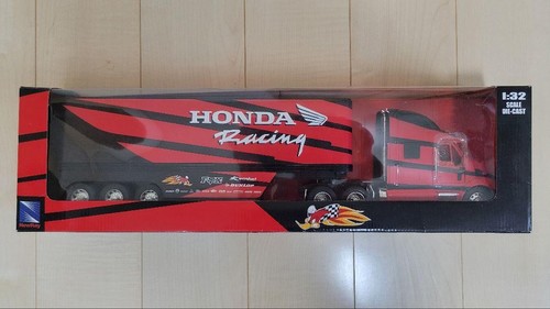 Honda Racing Team Transporter 1/32 Scale