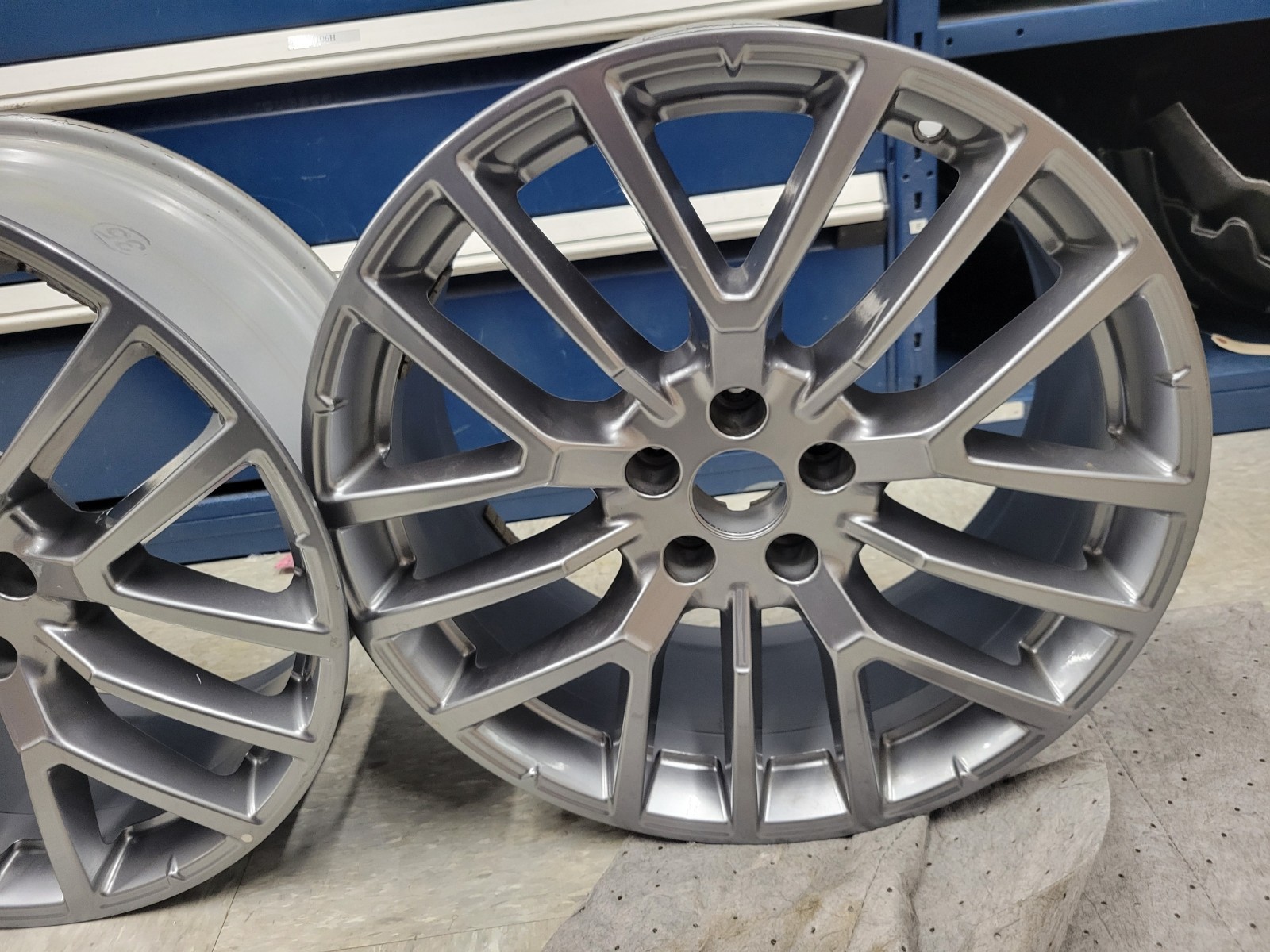 Maserati Grecale 2024 19" OEM Wheel Rim 670167095 2x