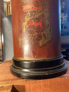 ANTIQUE RED TIN CHINESE DECORATED TEA CANISTER-LAMP & Wood BASE-DEER -Temple-