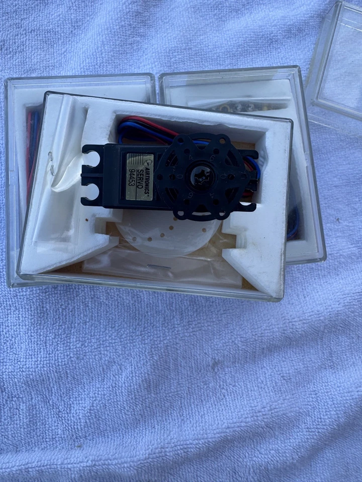 New Airtronics 94141 Contest Grade BB Ball Bearing Micro RC Model Airplane Servo - Image 4 of 4
