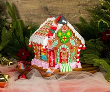 NEW 2025 Disney DLR Mickey and Minnie Gingerbread House Popcorn Bucket Christmas