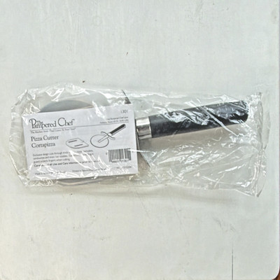 Pampered Chef Pizza Cutter  Stainless Steel w/Blade Cover Original Sealed #1301