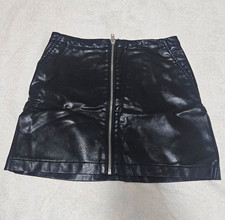 Women's Black Faux Leather Mini Skirt Size 6 Regular Solid Front Zip