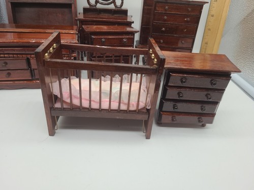 Classics by Handley Miniature Wooden Dollhouse Furniture Lot - Afbeelding 8 van 17
