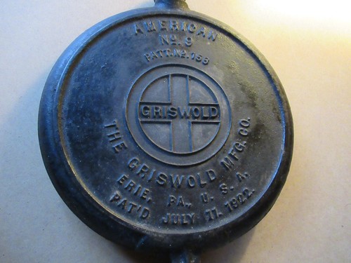 Ancien GAUFRIER en fonte GRISWOLD n°9 Patt.n°.156 ERIE USA PAT'D July 11. 1922 - Foto 3 di 7