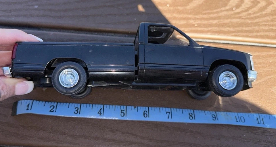 1988 Chevrolet C/K 1500 Long Bed Black Diecast Truck Model 11.5” OBS GMT400 - Image 3 of 4
