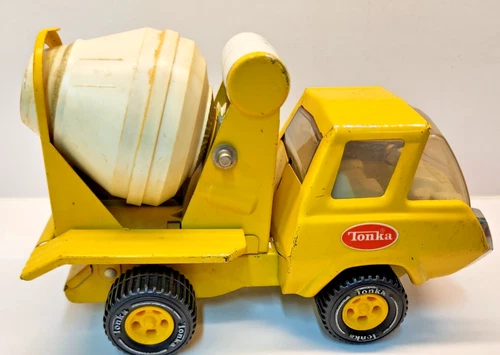 Vintage 1970s Tonka 8.25" Pressed Steel Cement Truck