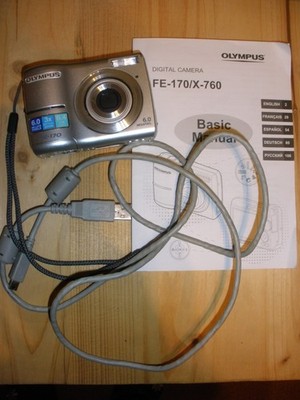 Olympus FE 170, kann mit 2 AA-Betterien betrieben werden!