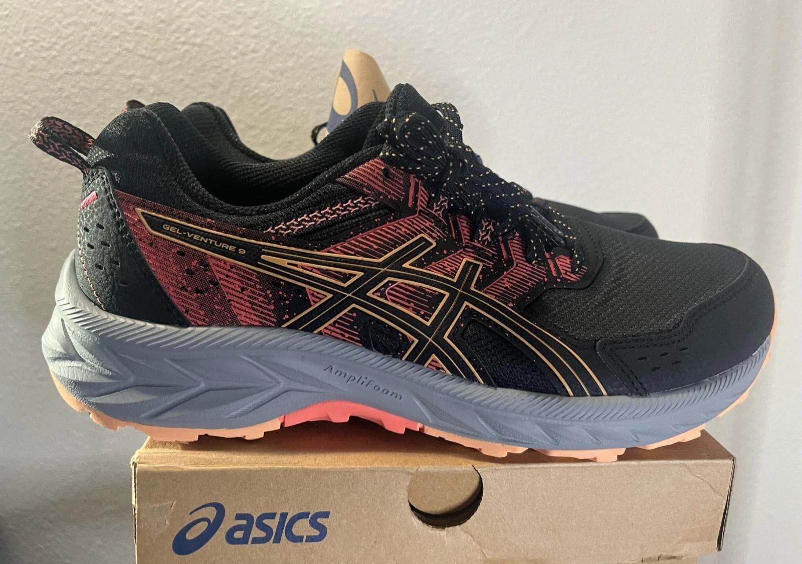 Asics Gel Venture Womens Trail Running Shoes Black/Summer Dune/Pink Size: 11
Opens in a new window o