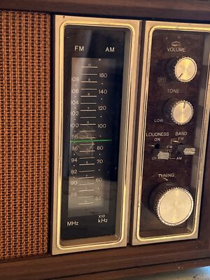 TESTED GOOD Vintage Sony Transitor Radio TFM-9450W AM FM Table Top