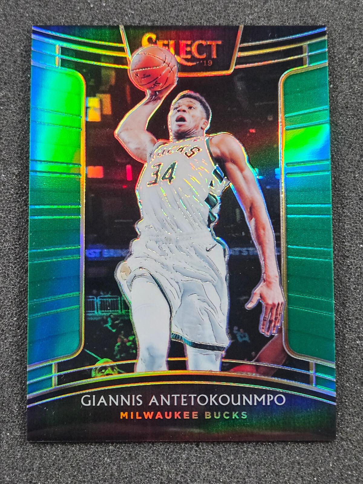 🌟 2018-19 Panini Select GIANNIS ANTETOKOUNMPO #13 GREEN PRIZM #1/5 Bucks Color