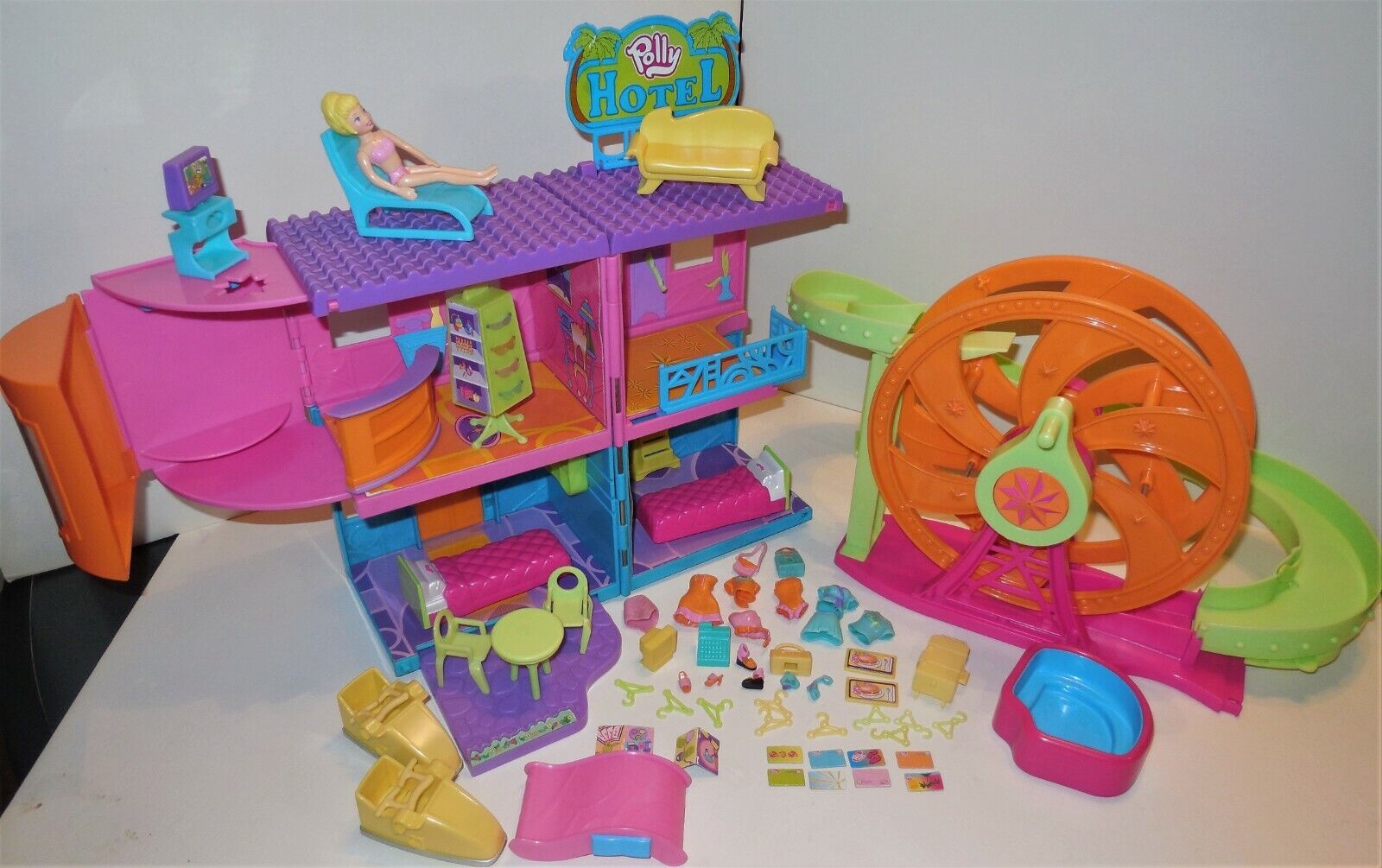 Polly Pocket: Roller Coaster Hotel Hunt