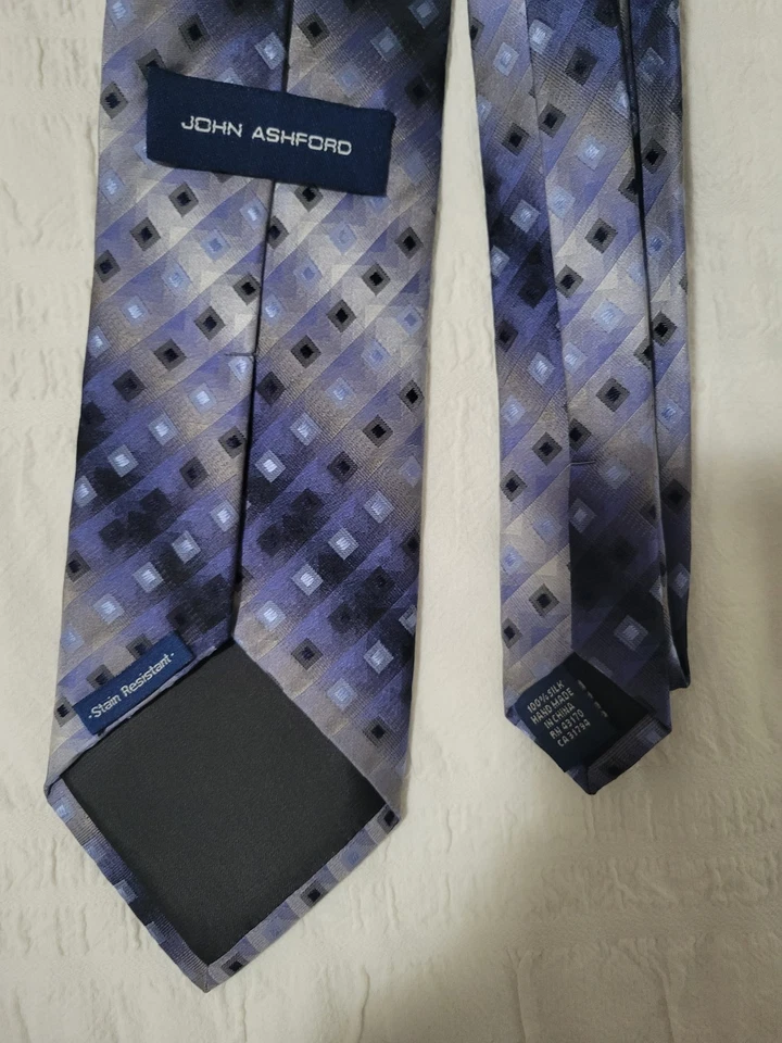 Corbata azul para hombre Foto 3 de 4