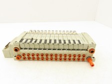 SMC VQC2101N-51 14-Station Plug-In Solenoid Valve Manifold D-Sub 24VDC