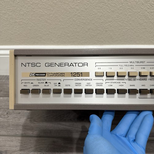 BK Precision 1251 NTSC Farbbalkengenerator Dynascan mit Tek P6103 Sonde - Bild 2 von 11