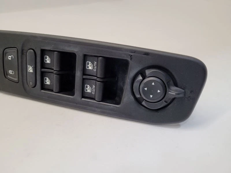 Interruptor de puerta principal izquierda delantera del conductor Jeep Renegade 2015-2020 Foto 4 de 4