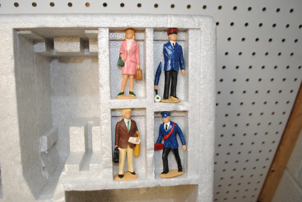 LGB 1981 Lehmann 100 Years Anniversary Steam Passenger Train Set *G-Scale* - Image 2 of 4