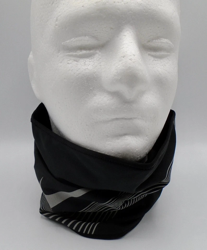 Aquecedor de pescoço Nike Therma-Fit preto/prata adulto P/M - Imagem 4 de 4