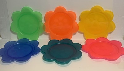 Set Of 6 IKEA  Petal Shape Plastic kids/multi use Plates PreOwned