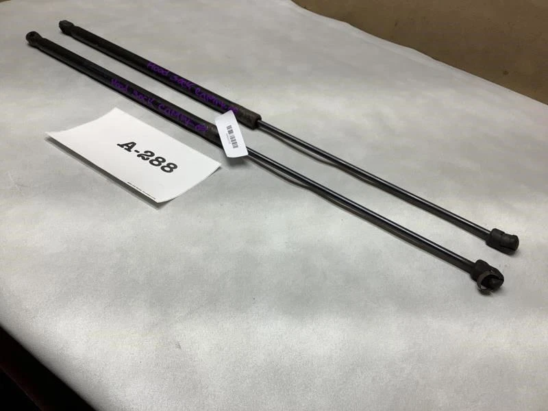 Toyota Camry 2009 capó elevadores de apoyo Foto 3 de 4