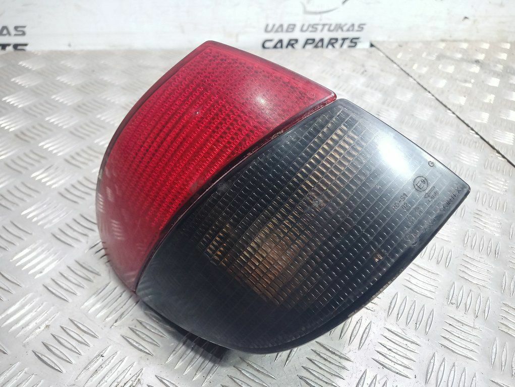 Peugeot 406 2001 Rear Left Tail Light Rear Lamp Outer 16K103 GUST28903