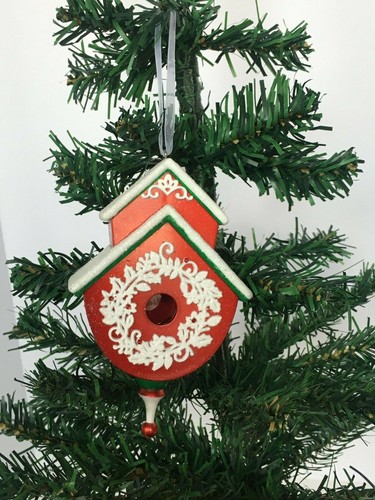 Hallmark Keepsake Christmas Tree Ornament Beautiful Birdhouse Red White Wreath - Picture 2 of 12