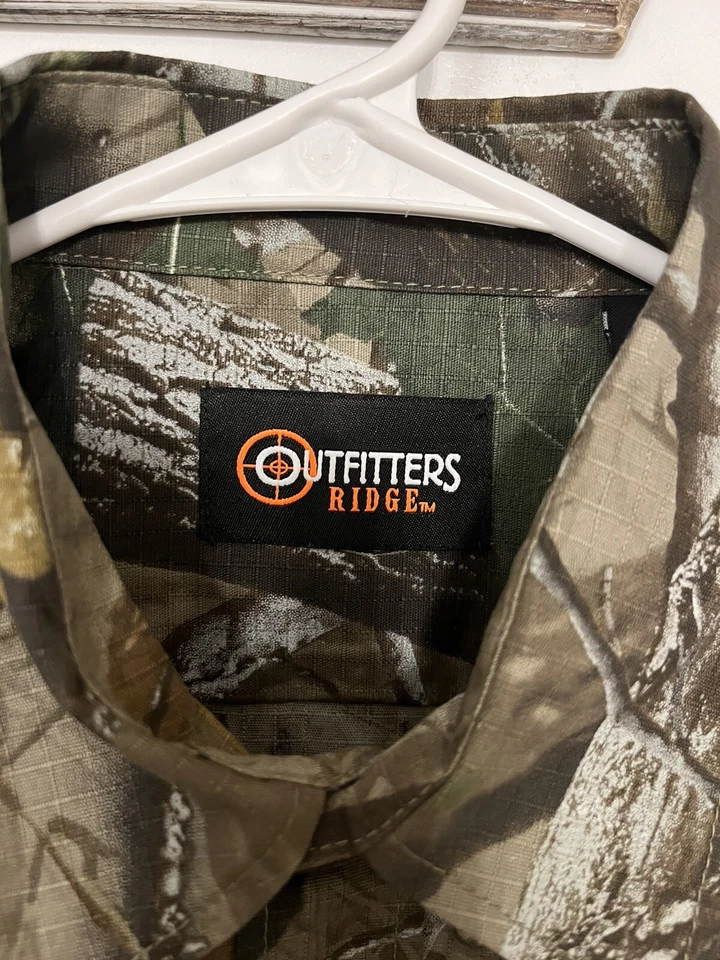 Men's L 42-44 Outfitters Ridge Real Tree Camo Button Up Long Sleeve Shirt - Image 3 of 4