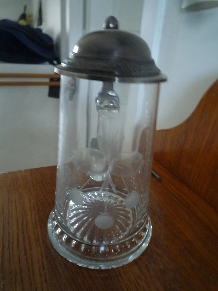 une Chope à bière cristal soufflé à la bouche taillé à la main couvercle étain - Photo 3/4