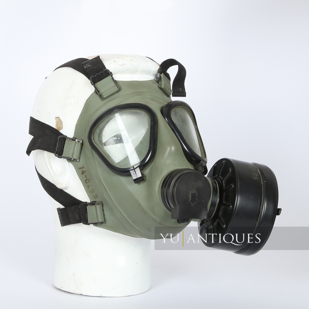 Yugoslavia Serbia Army M 2 Military Service Gaz Mask M. Zakić